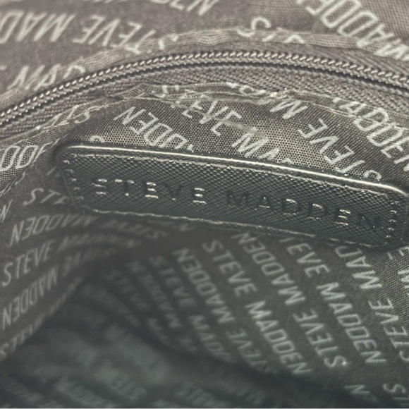 Steve Madden Black and White Floral Crossbody Bag - Picture 5 of 13